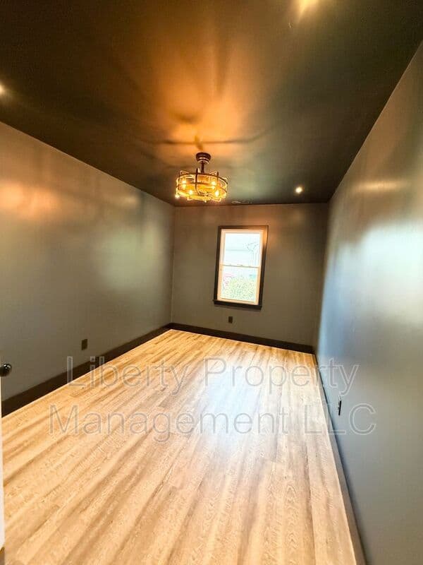 Fayetteville House: 1002 Ryder Court