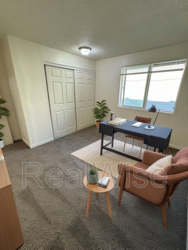 Woodburn Condo: 100 Gatch St