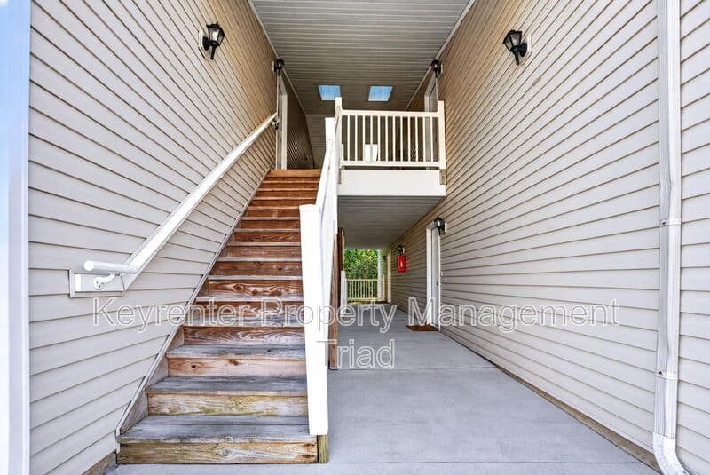 Greensboro House: 5801-3A Battery Drive