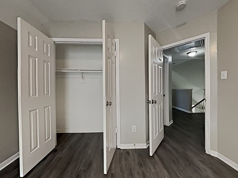 Houston House: 16102 Cutten Rd