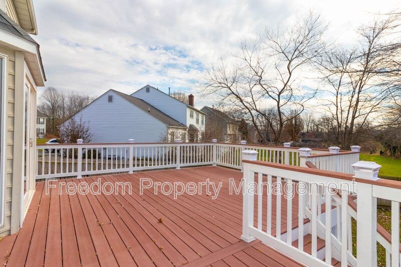 Warrenton House: 80 Brookshire Dr