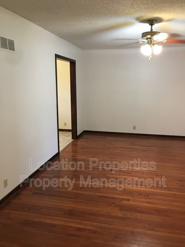 Lawrence House: 2916 Sagebrush Drive