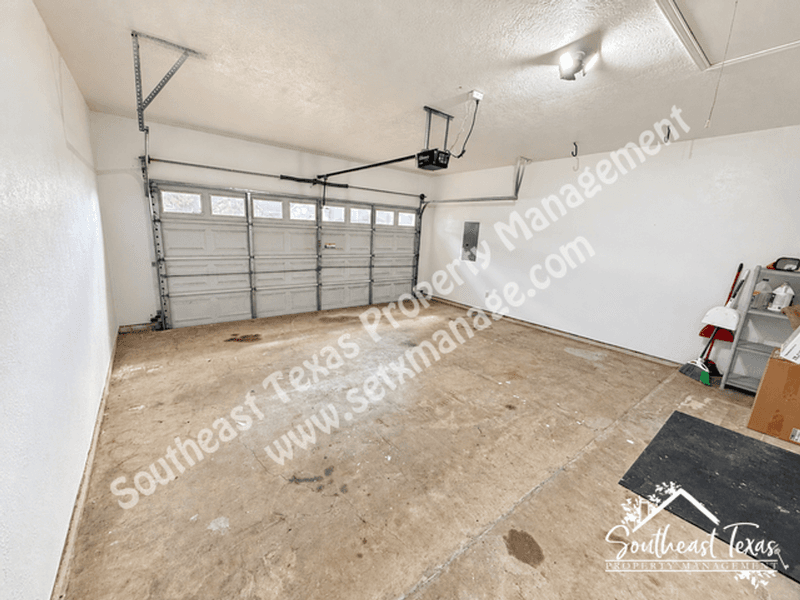 Beaumont House: 7920 Buttercup Drive