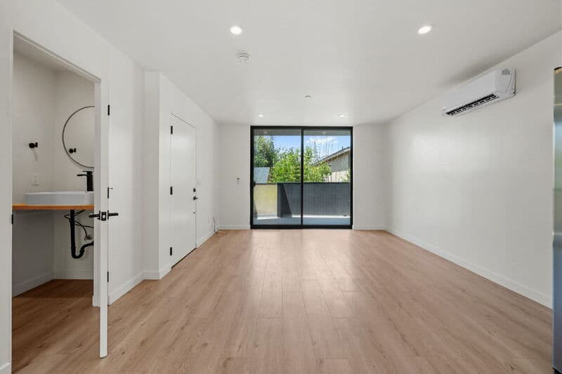 San Diego Condo: 2664 L Street