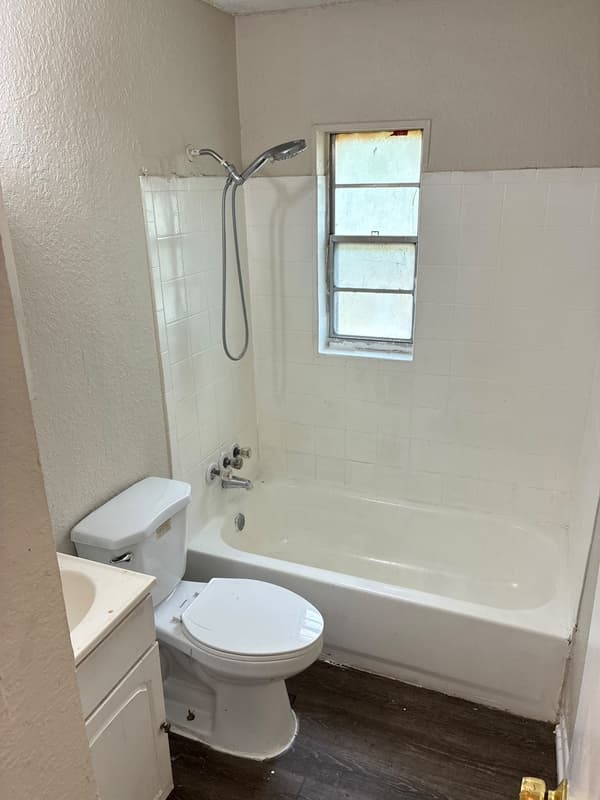 Jacksonville House: 4520 Bessie Circle West