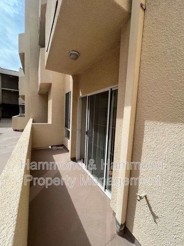 Reseda Condo: 19350 Sherman Way