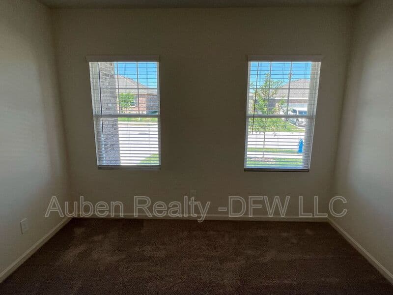Lavon House: 752 Richmond Drive