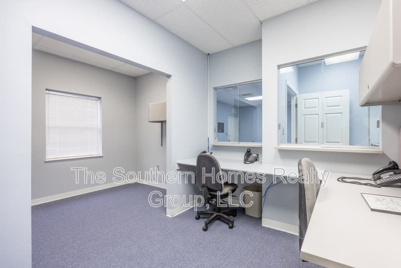 Etowah House: 305 Grady Road - 1