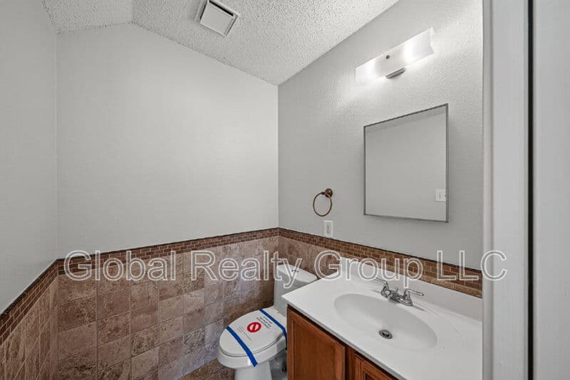 Converse House: 7702 Fairton Pl
