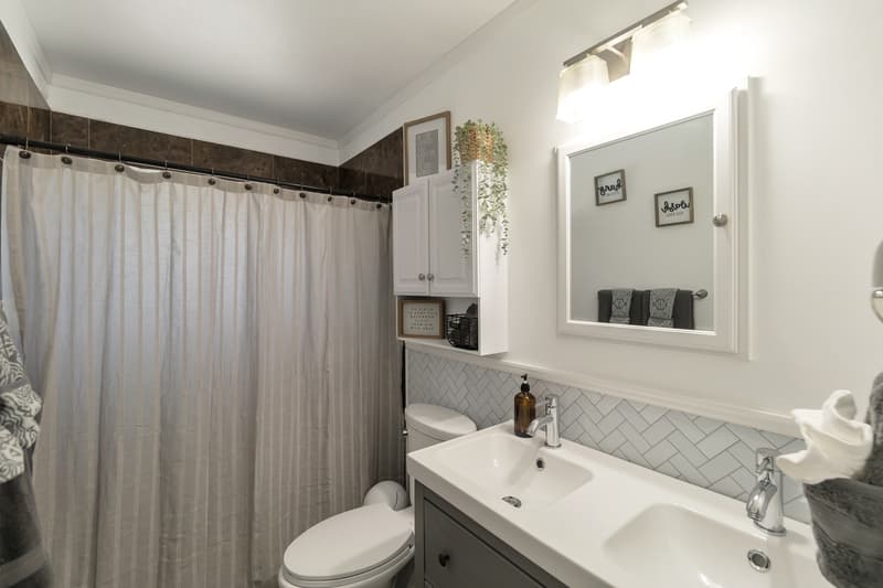 Tampa House: 7703 Southside Lane