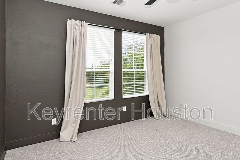 Houston House: 2908 Stevens St