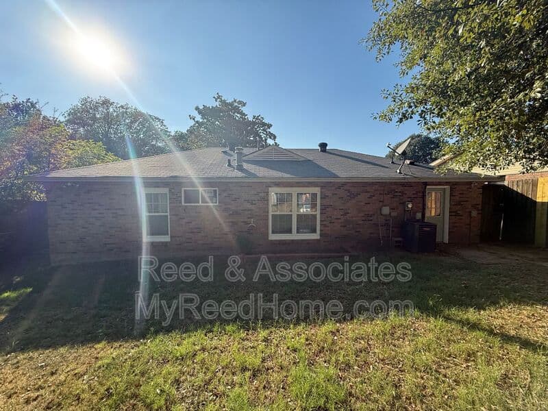 Southaven House: 7630 Rockingham