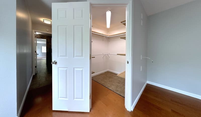 St. Petersburg House: 4367 19th Street North