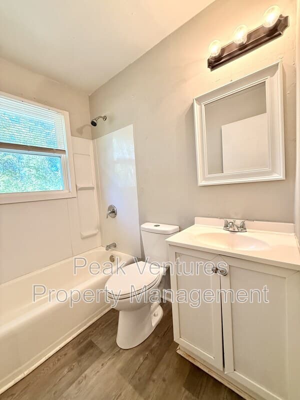 Spartanburg House: 135 Westover Dr