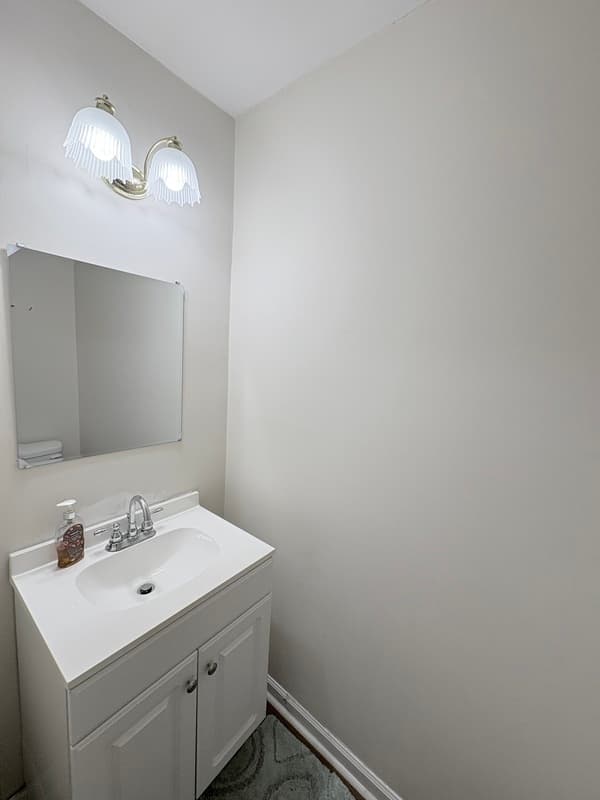 Columbia Townhome: 240 Jamil Rd