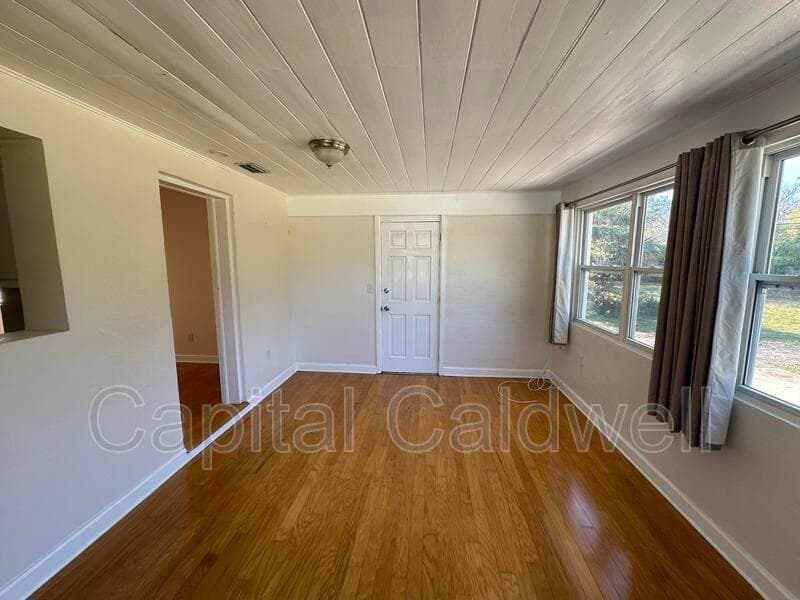 Clearwater House: 18 N Meteor Ave