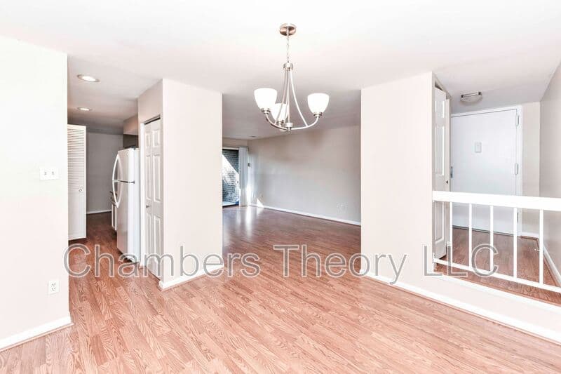 Reston Condo: 11244 Chestnut Grove Sq.
