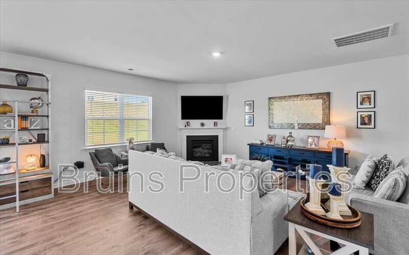Stokesdale House: 349 Willowbrooke Way
