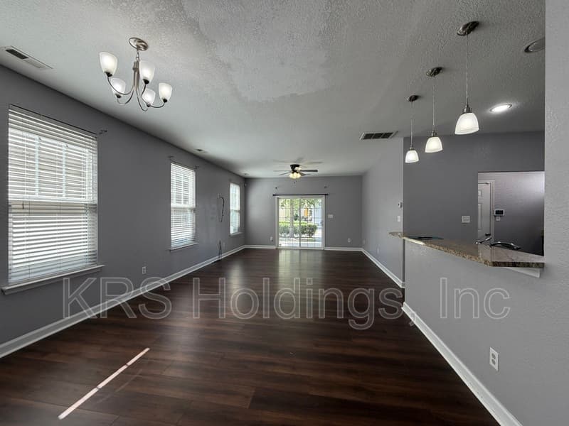 Portsmouth House: 214 Harmony Dr