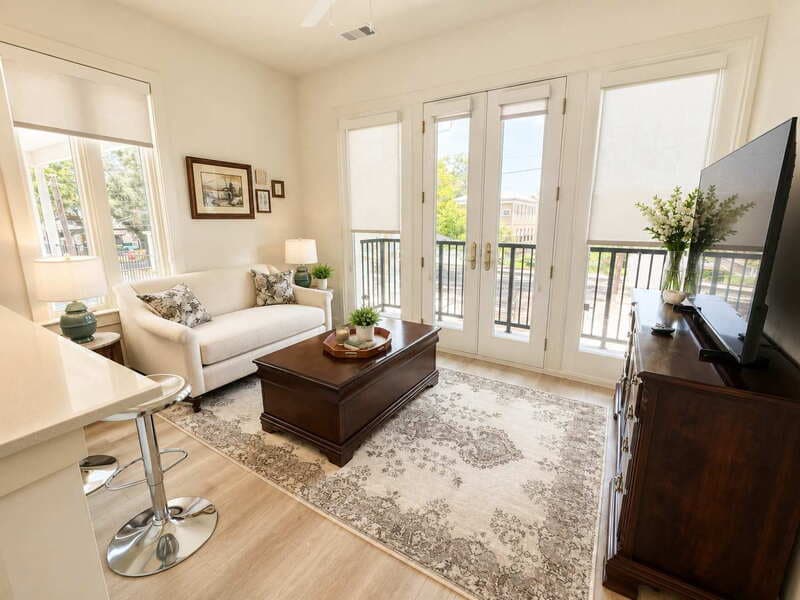 Savannah Condo: 2613 Montgomery Street