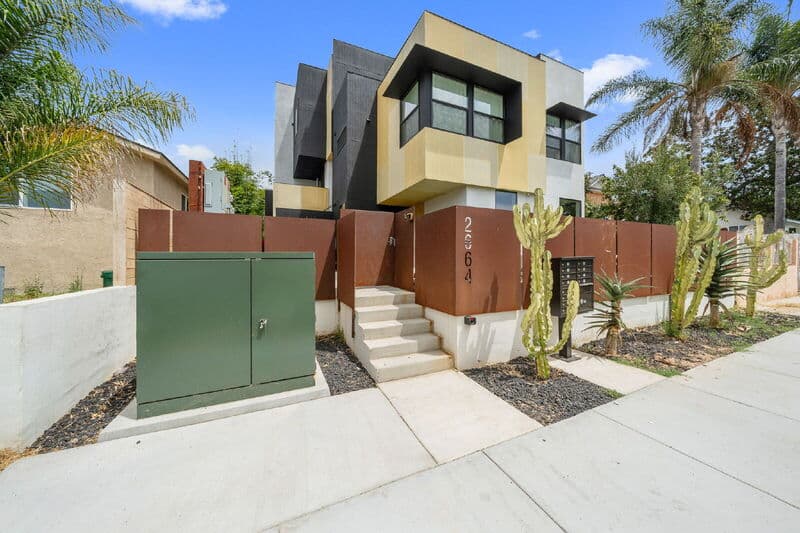San Diego Condo: 2664 L Street