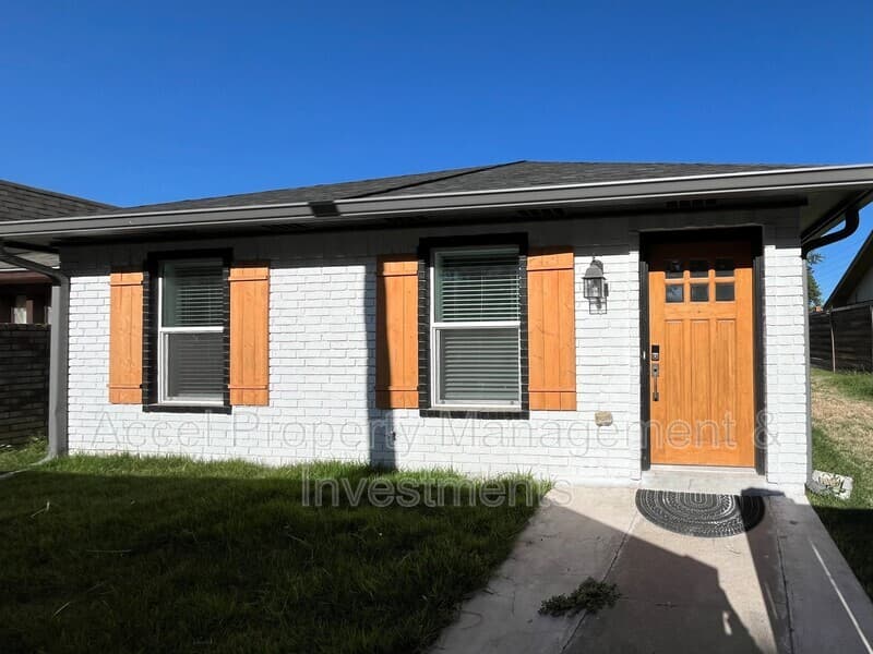 McAllen House: 4701 N. 6th St.