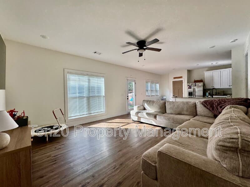 Phenix City House: 3405 South Seale Road