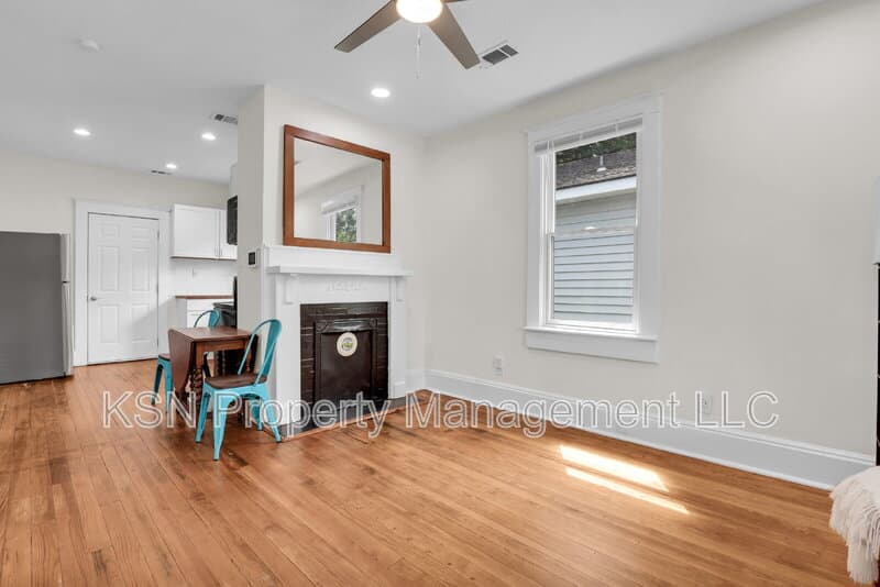 Savannah House: 669 East 32nd Street