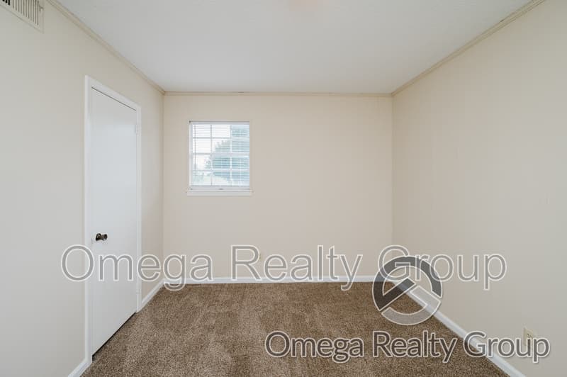 Leeds Condo: 8010 4th Ave