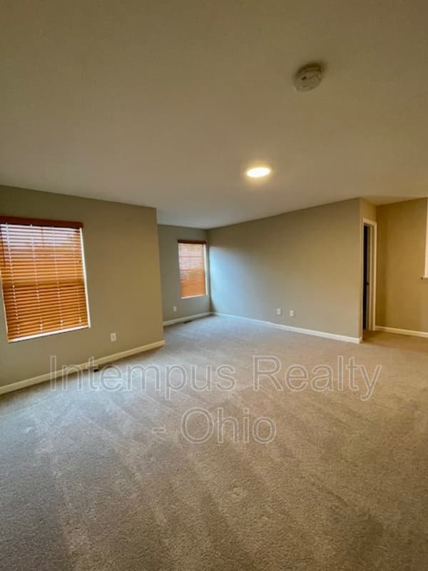 Sunbury House: 7311 Blackwell Dr