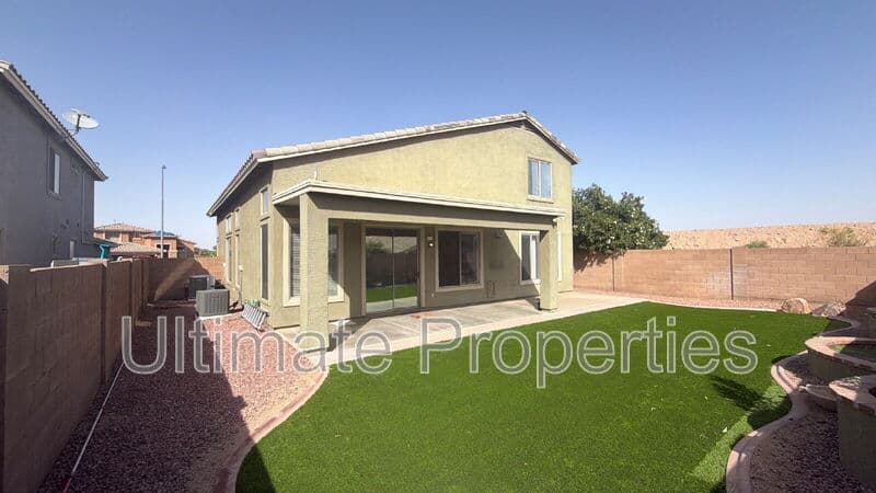 Avondale House: 3439 N 126th Dr