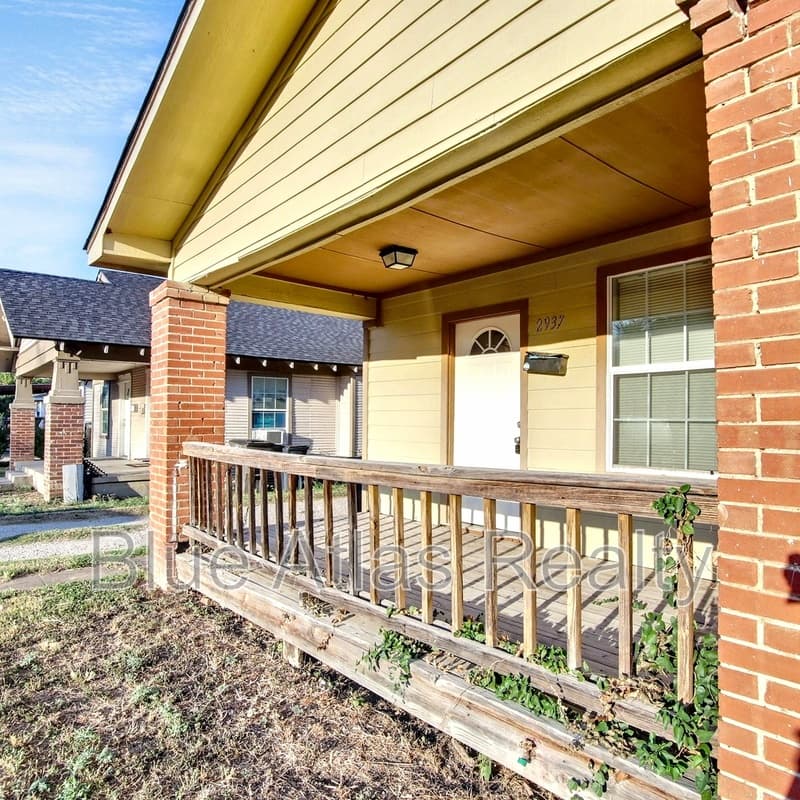 Fort Worth House: 2937 South Adams Street - 1