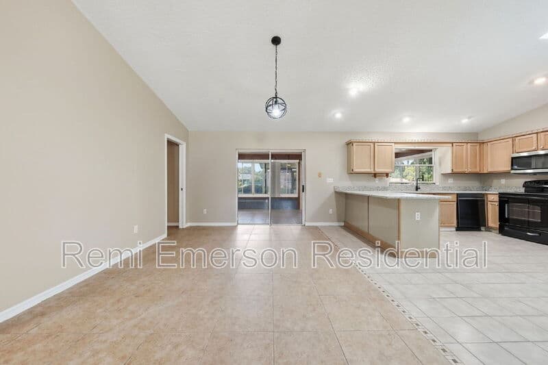 St. Cloud House: 1340 Wood Lake Circle