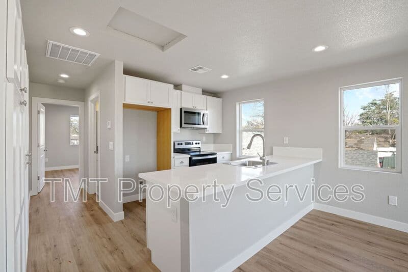 Sacramento House: 4190 35th Street