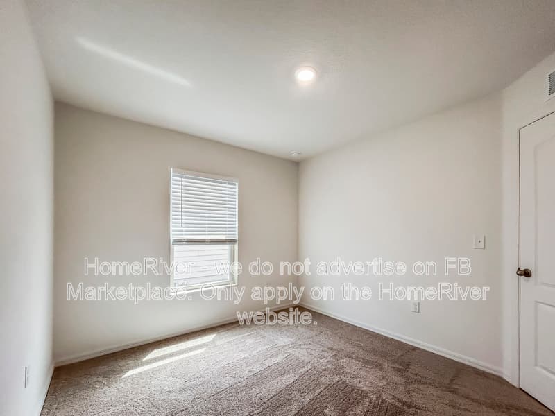 Jacksonville House: 6987 Canoe Birch Rd