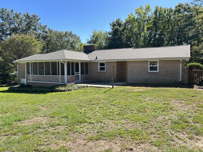 Greenville House: 105 Spring Valley Road