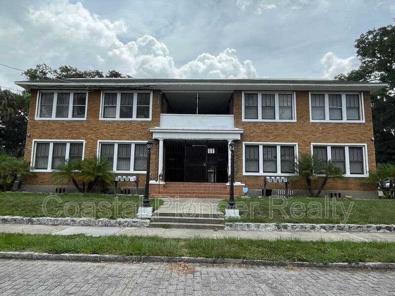 TAMPA Condo: 4015 N Seminole Ave