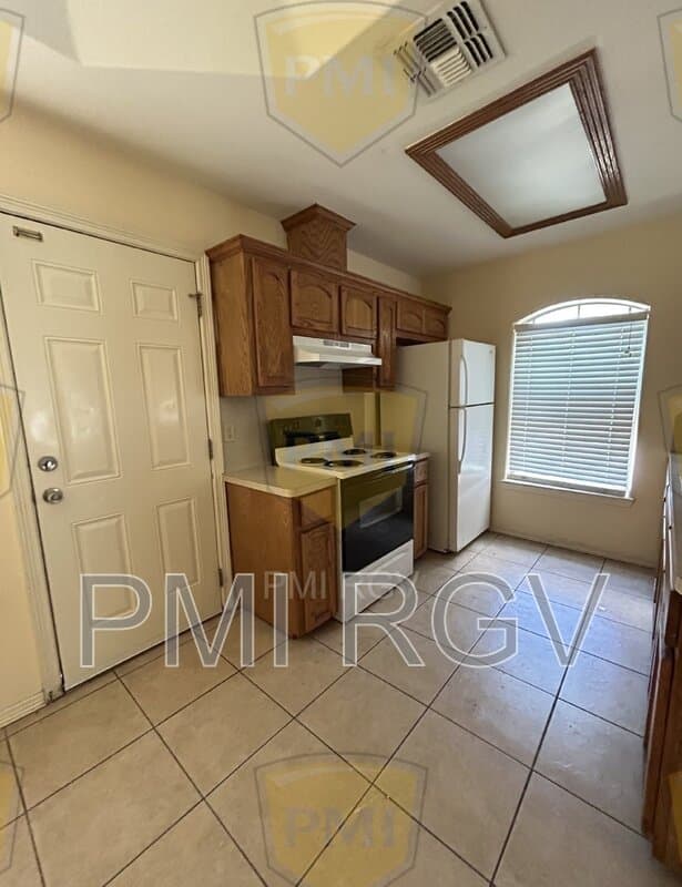 Alton Condo: 3114 E Diamondhead Ave