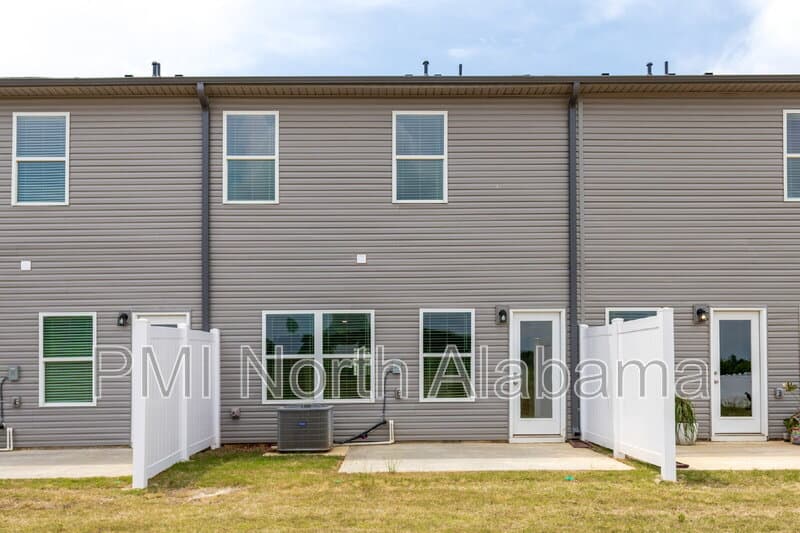 Huntsville Townhome: 7580 Discovery Point Drive Northwest