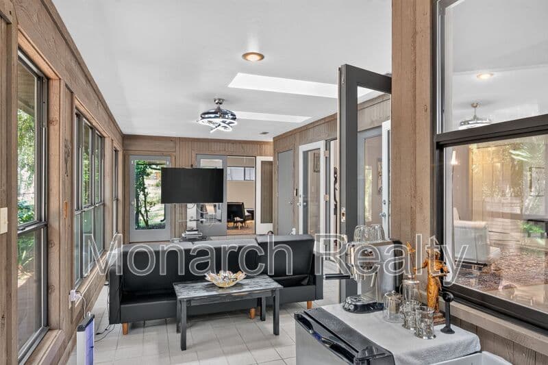 Gainesville House: 1326 Northwest 57th Street