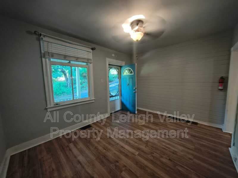 Bethlehem House: 934 Vernon St