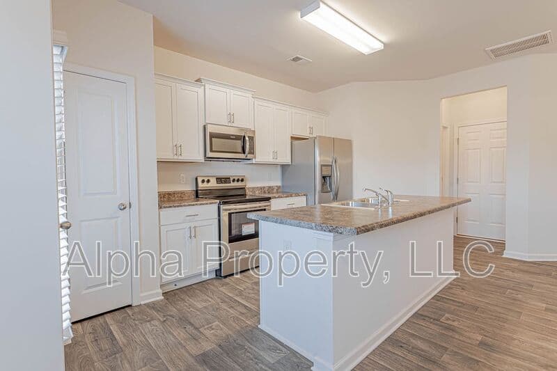 Greer Townhome: 30 Moorlyn Ln