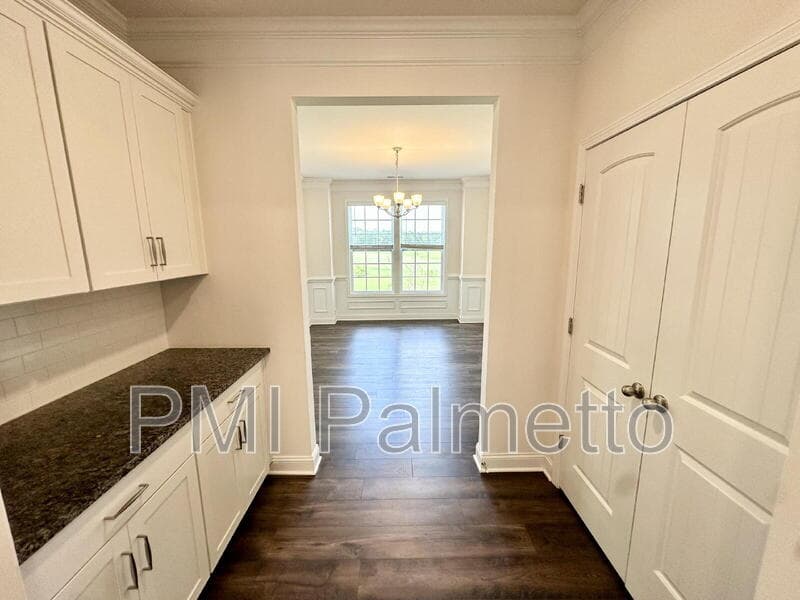 Blythewood House: 35 Golden Spur Ln