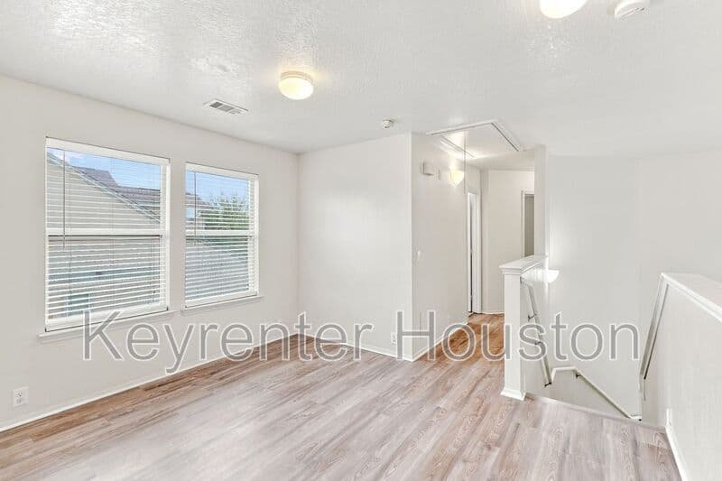Fresno House: 3310 Jib Ct