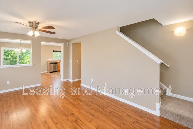 North Charleston House: 8811 Kellum Drive