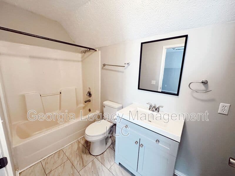 Cleveland House: 896 Campbell St