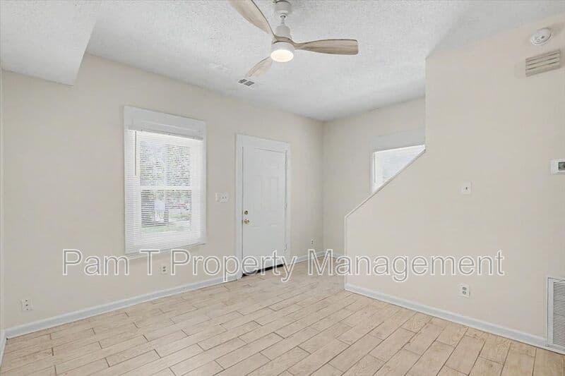 Savannah Townhome: 814 Ott St