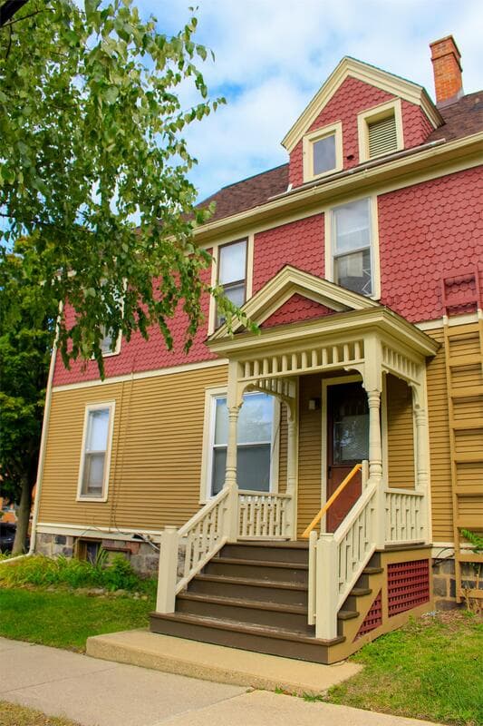 Ann Arbor House: 802 East Kingsley Street