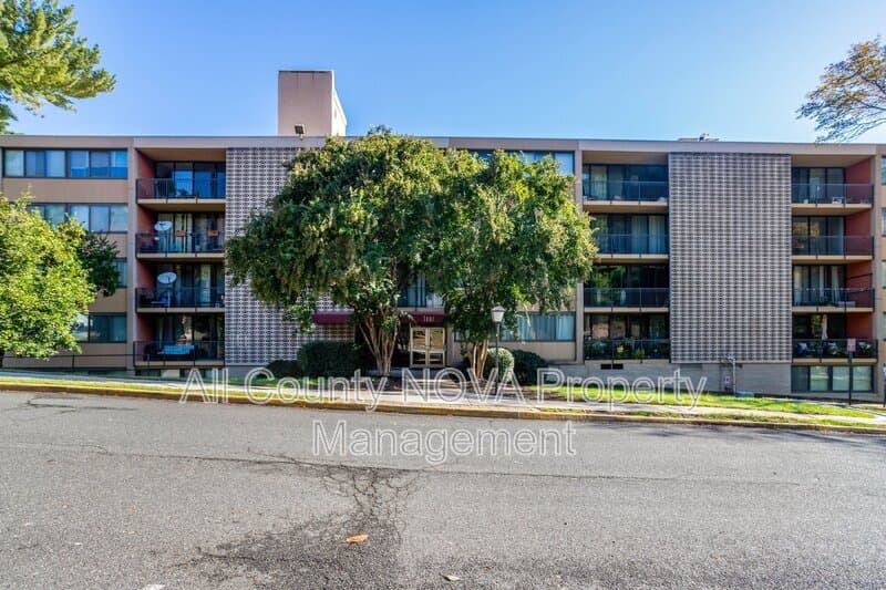 Alexandria Condo: 4 S Van Dorn St