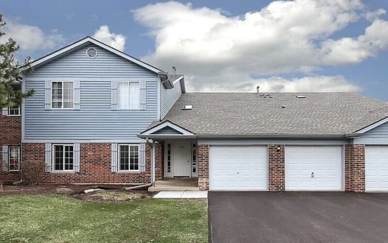 Schaumburg House: 1732 Chesapeake Ln